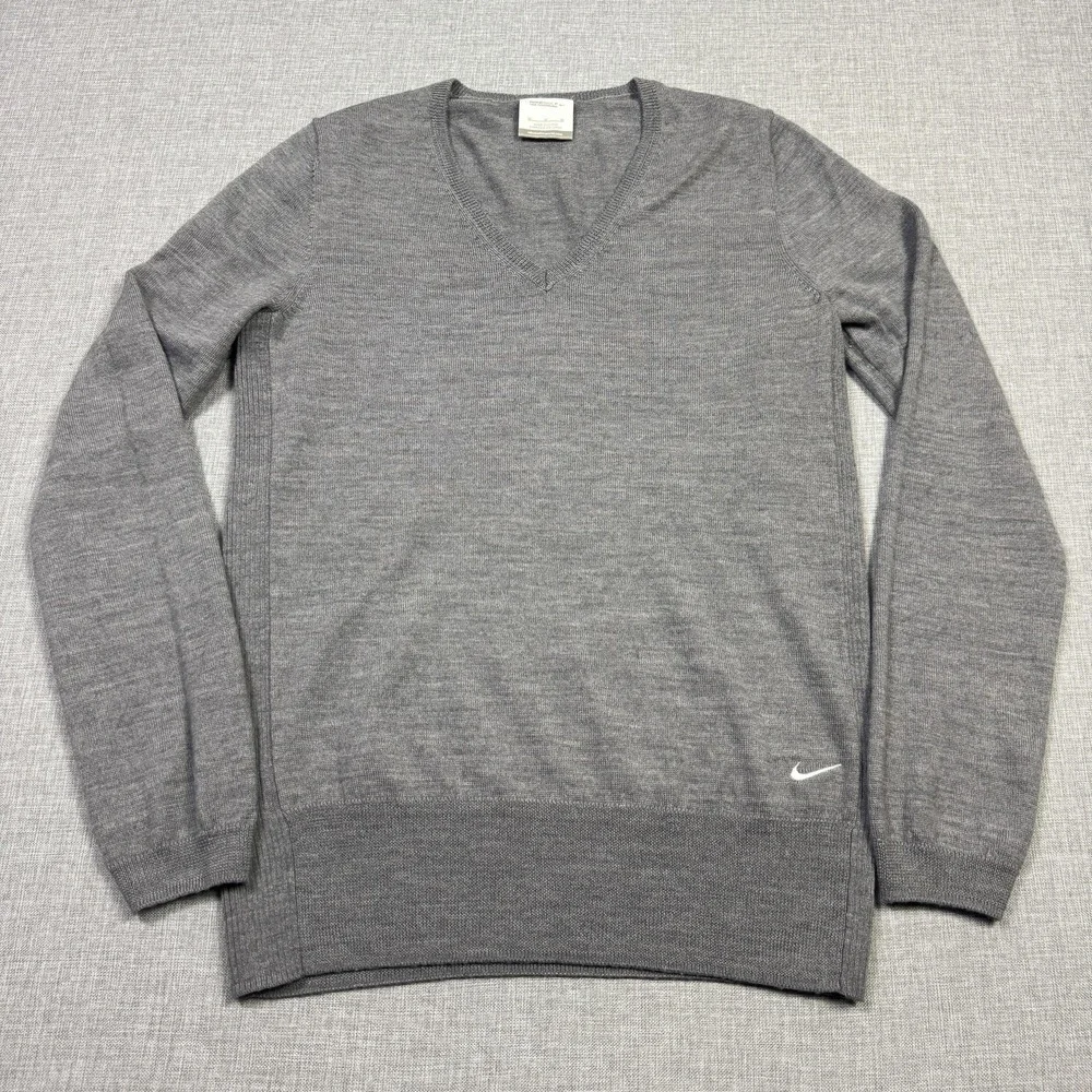 Nike Golf Wool Blend Sweater Women's Medium‎ Gray V-Neck Tight-Knit Pullover